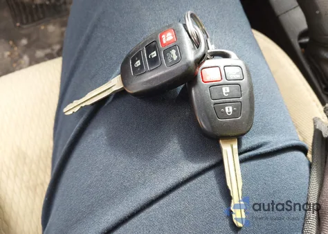 2019 Toyota Corolla Le z USA, uszkodzony, nr VIN 2T1BURHE5KC225668